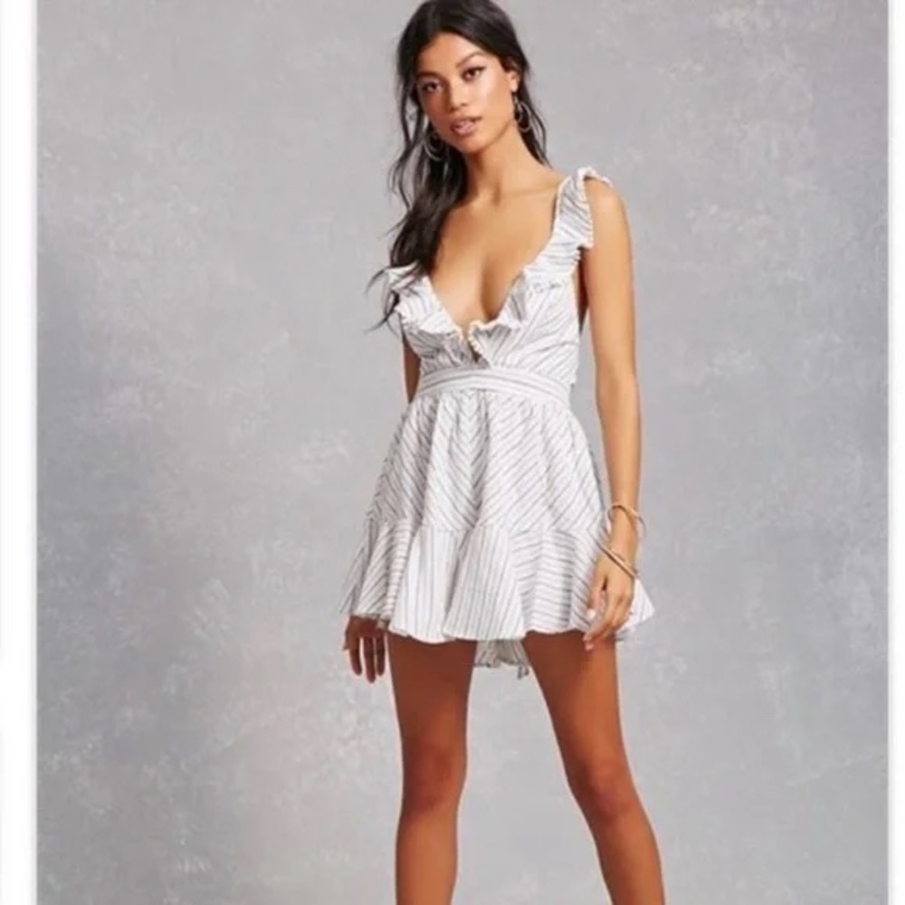 SELFIE LESLIE NEW White Striped Romper S
